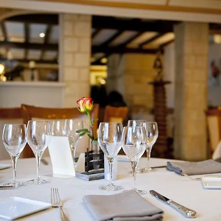 Logis Le Cheval Rouge サント・ムヌー