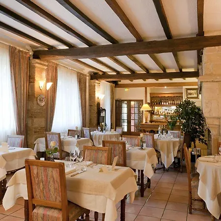 Hotel Logis Le Cheval Rouge