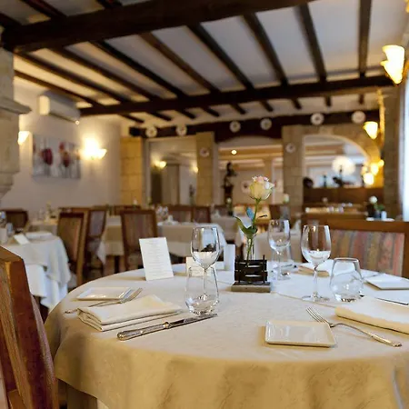 Logis Le Cheval Rouge サント・ムヌー