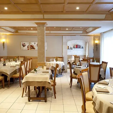 Logis Le Cheval Rouge Hotel
