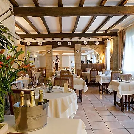 Hotel Logis Le Cheval Rouge Sainte-Menehould