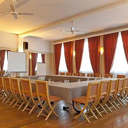 Hotel Logis Le Cheval Rouge 3*
