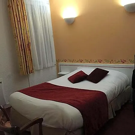 Logis Le Cheval Rouge Hotel