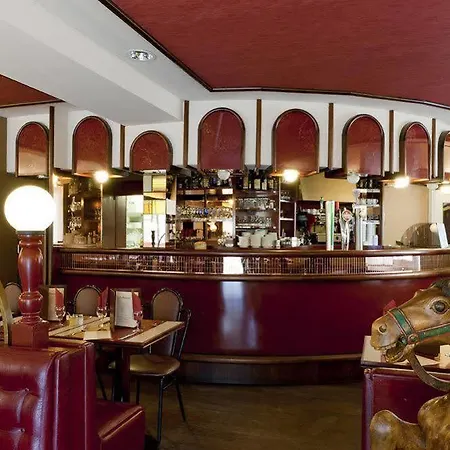 Hotel Le Cheval Rouge 3*