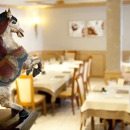 Le Cheval Rouge Hotel 3*
