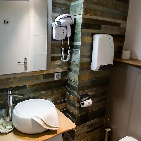 ホテル Logis Le Cheval Rouge 3*