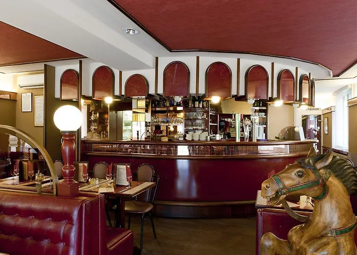 Logis Le Cheval Rouge