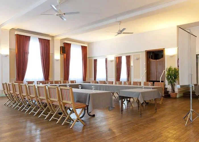 Logis Le Cheval Rouge Hotel