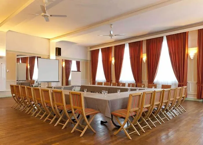 Hotel Logis Le Cheval Rouge Sainte-Menehould