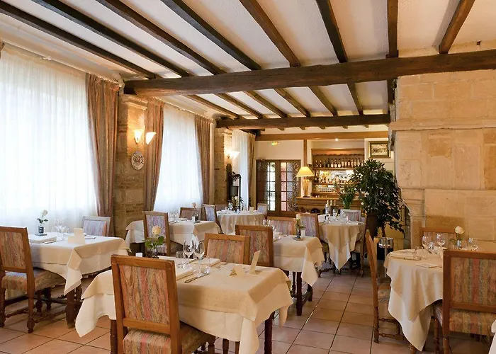 Hotel Logis Le Cheval Rouge